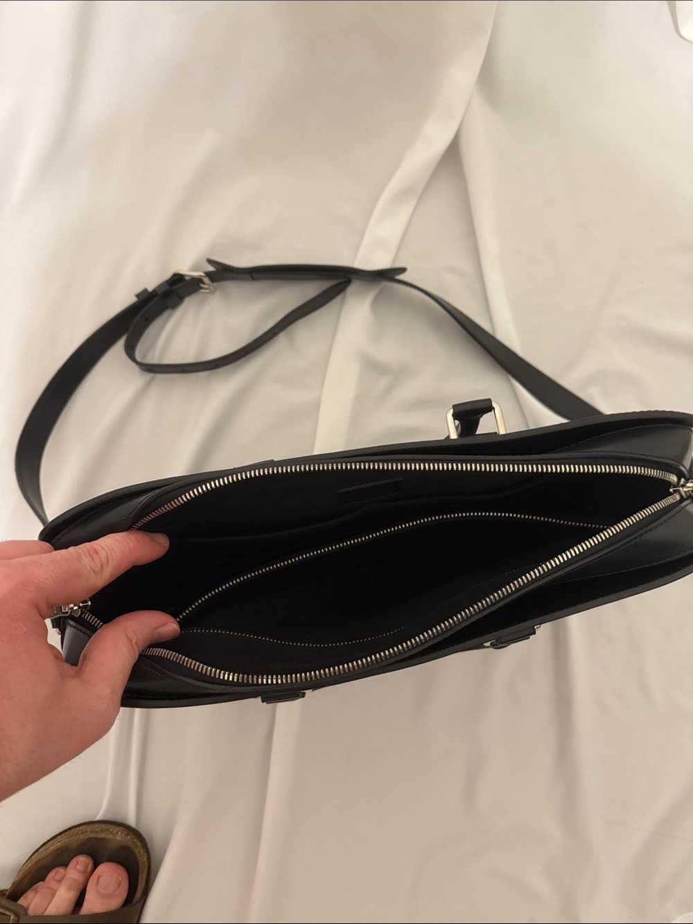 Louis Vuitton 2011 Epi Bassano GM Business Bag - Black - Picture 5 of 11